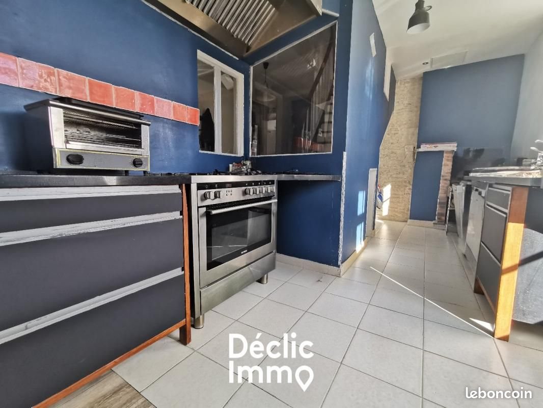 Maison à vendre, 246m², Le Vanneau-Irleau