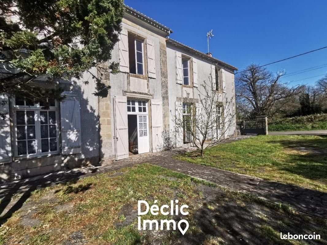 Maison à vendre, 230m², Saint-Martin-de-Saint-Maixent