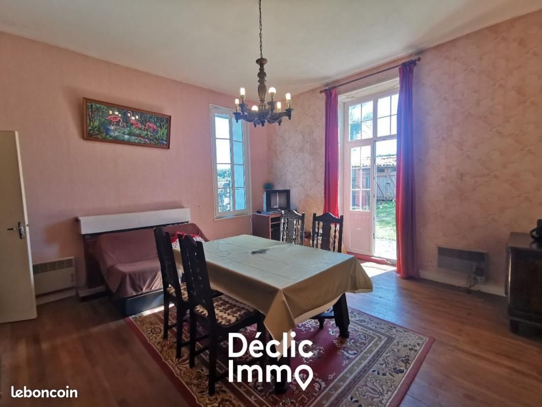 Maison à vendre, 230m², Saint-Martin-de-Saint-Maixent