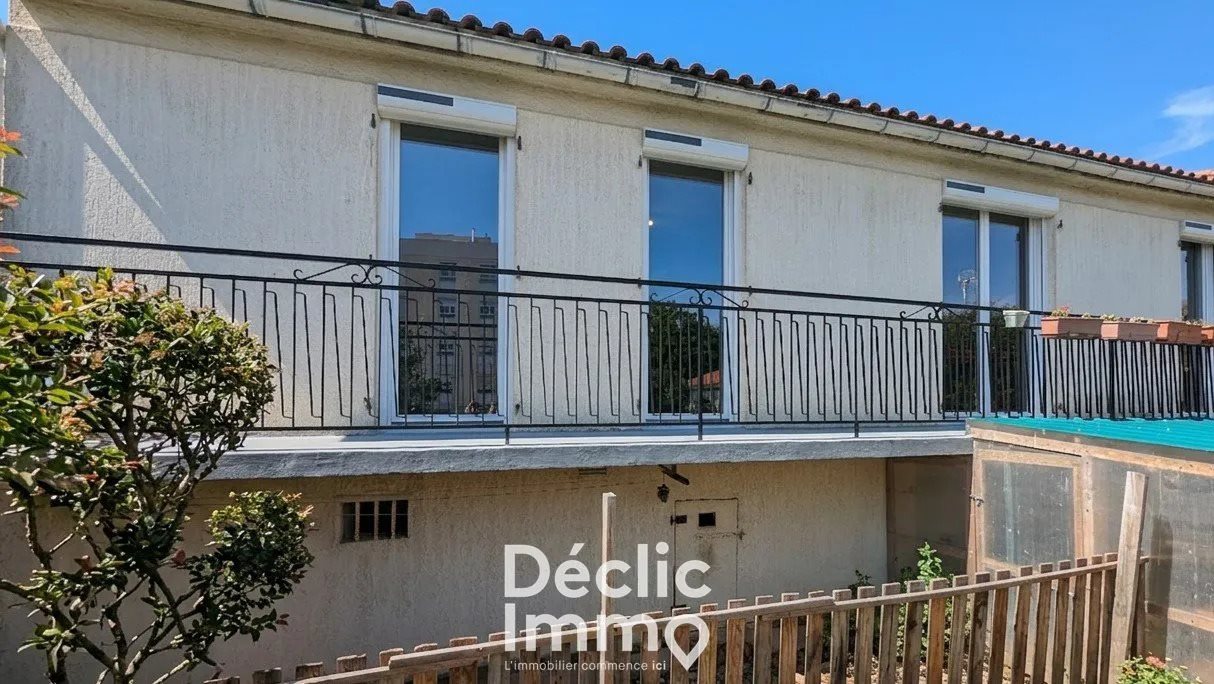 Maison à vendre, 107m², Touvre
