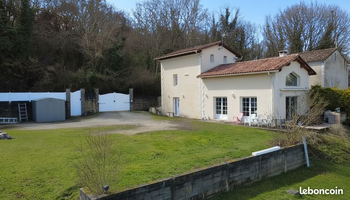 Maison à vendre, 130m², Voeuil-et-Giget