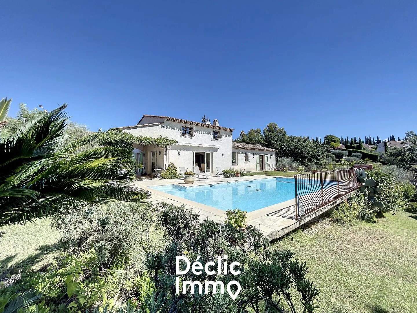 Maison à louer, 208m², Opio