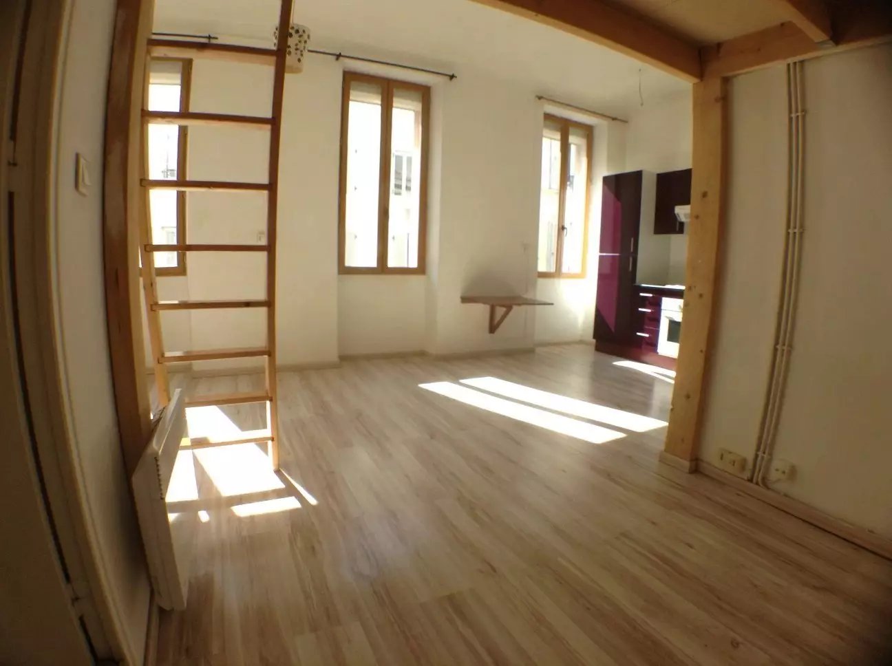 Appartement à louer, 27m², Marseille 5ème