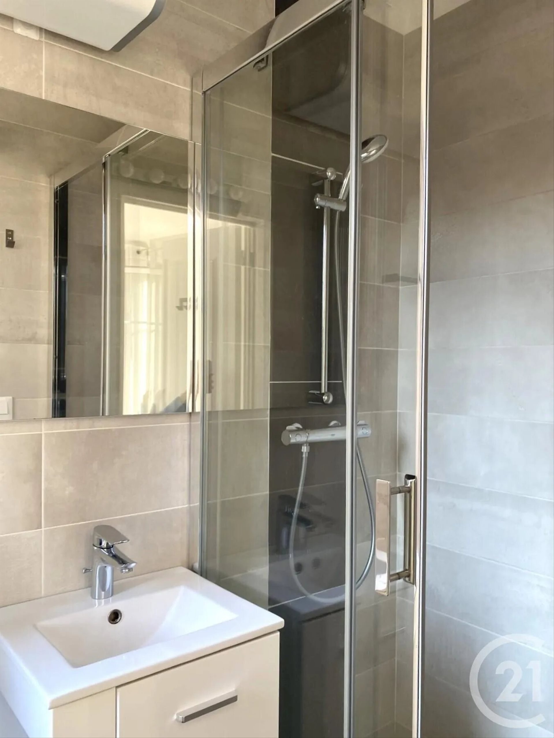 Appartement à louer, 26m², Issy-les-Moulineaux