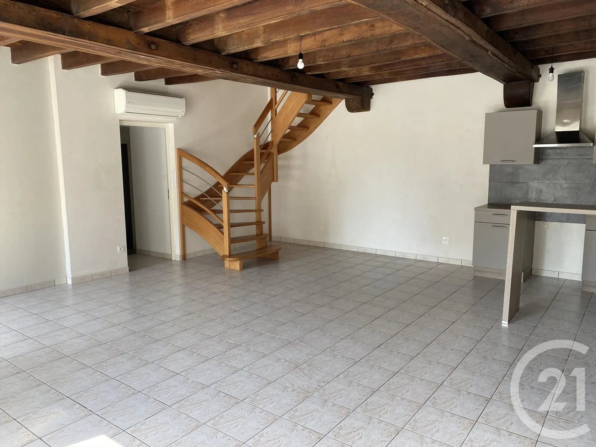 Maison à louer, 104m², Avessac
