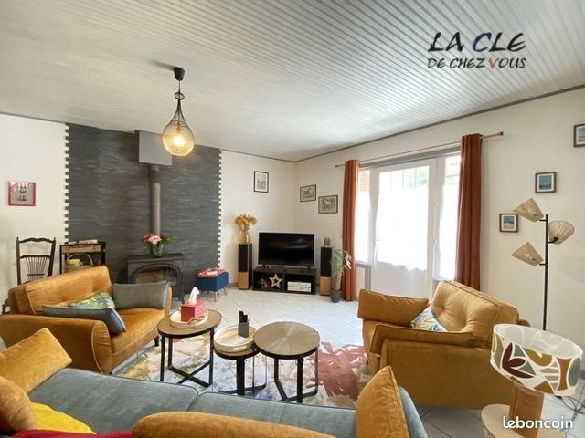 Maison à vendre, 160m², Saint-Georges-de-Rex