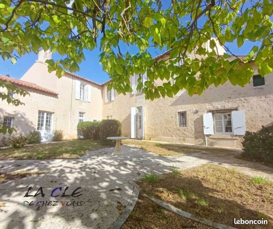 Maison à vendre, 366m², Saint-Hilaire-des-Loges