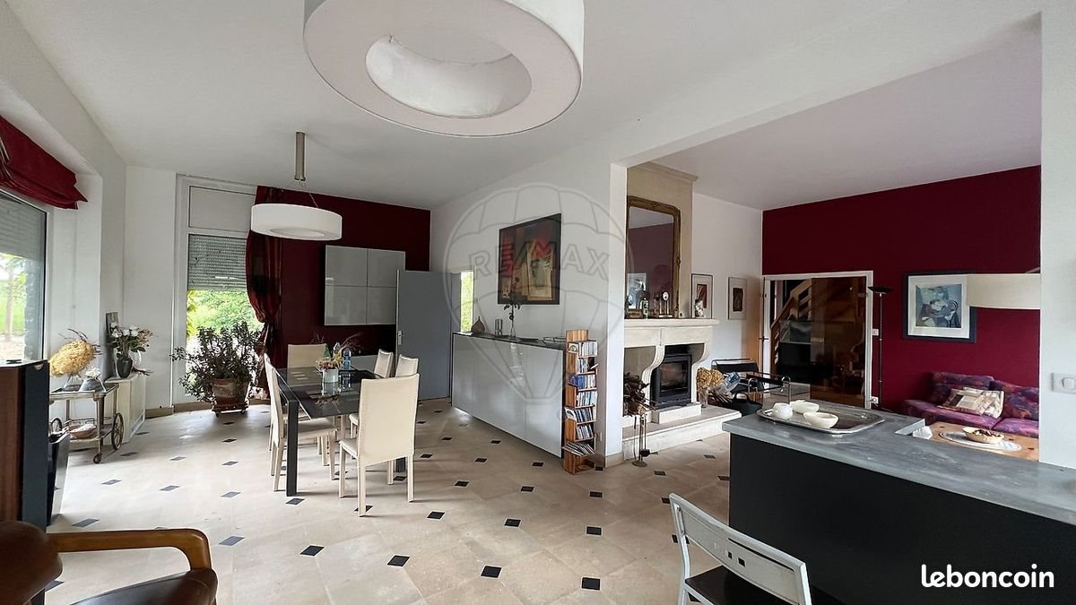 Maison à vendre, 373m², Longpont
