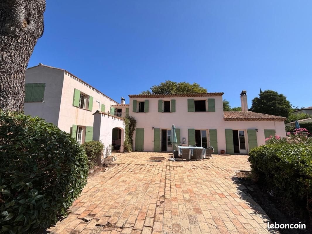 Maison à louer, 233m², Aix-en-Provence