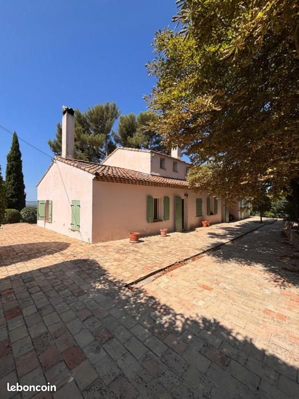 Maison à louer, 233m², Aix-en-Provence