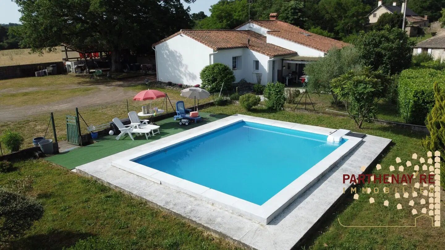 Maison à vendre, 142m², Gourgé
