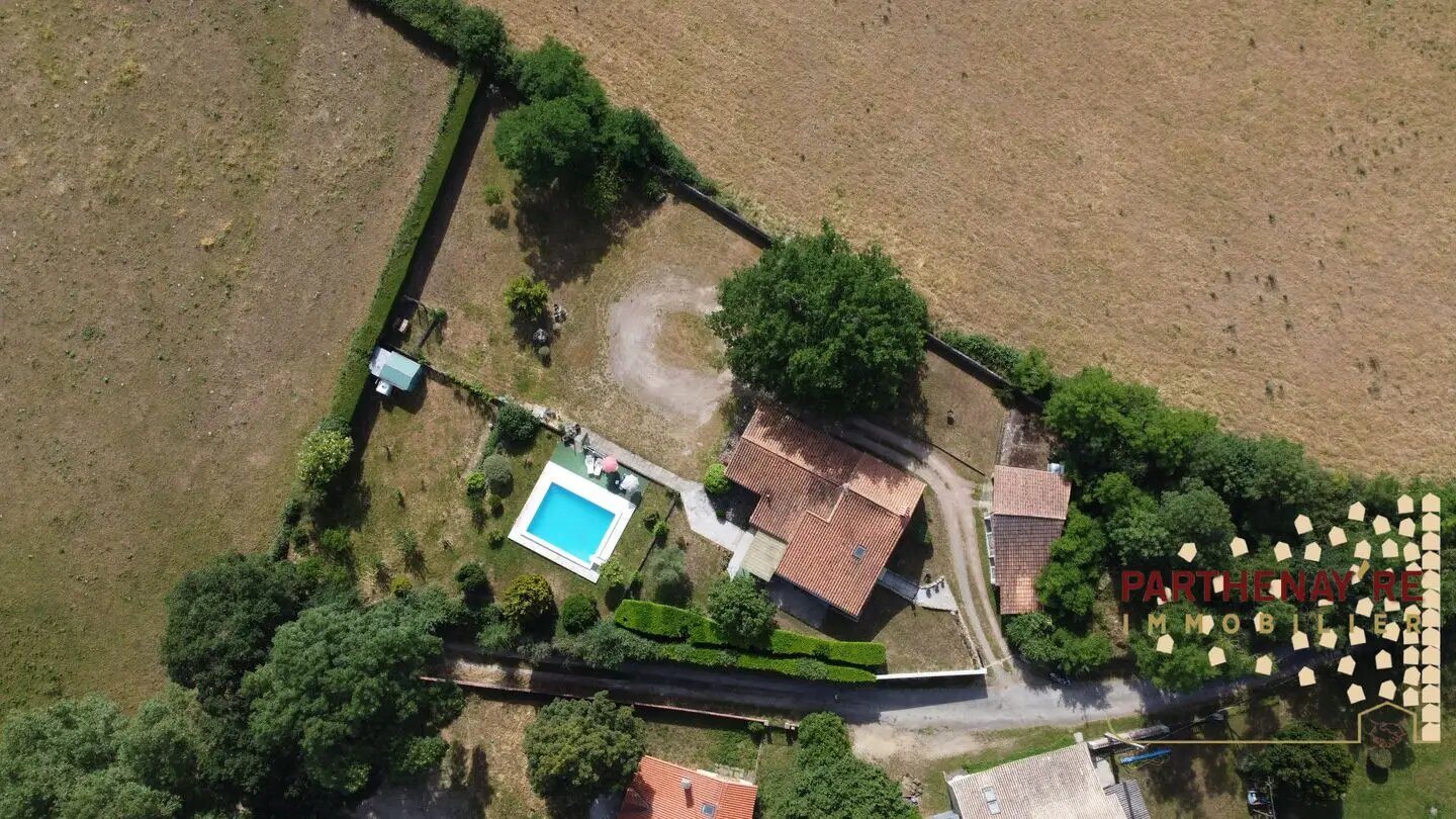 Maison à vendre, 142m², Gourgé