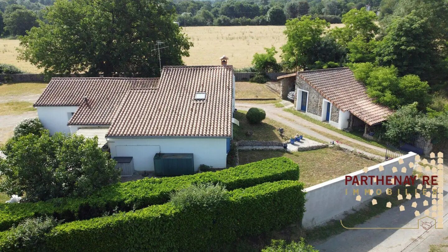 Maison à vendre, 142m², Gourgé