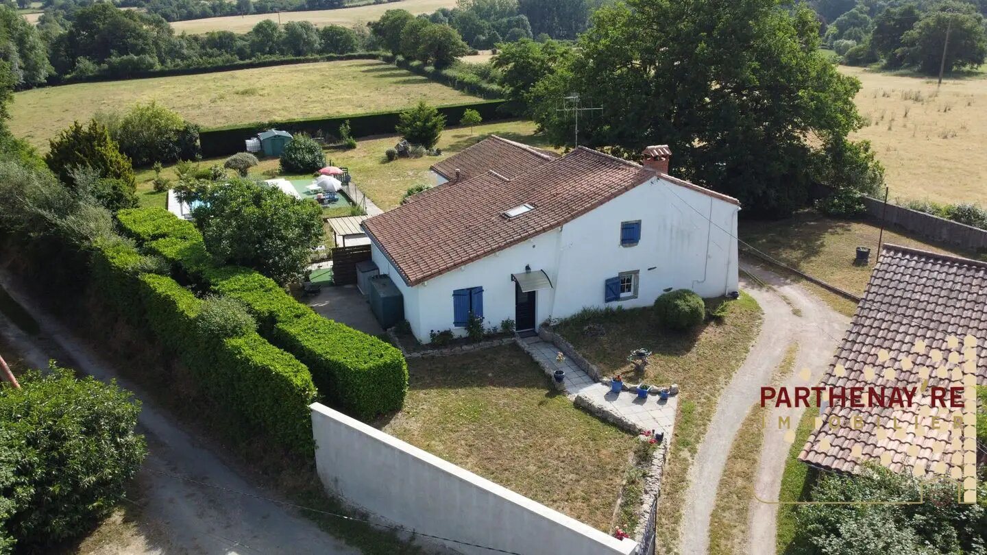 Maison à vendre, 142m², Gourgé