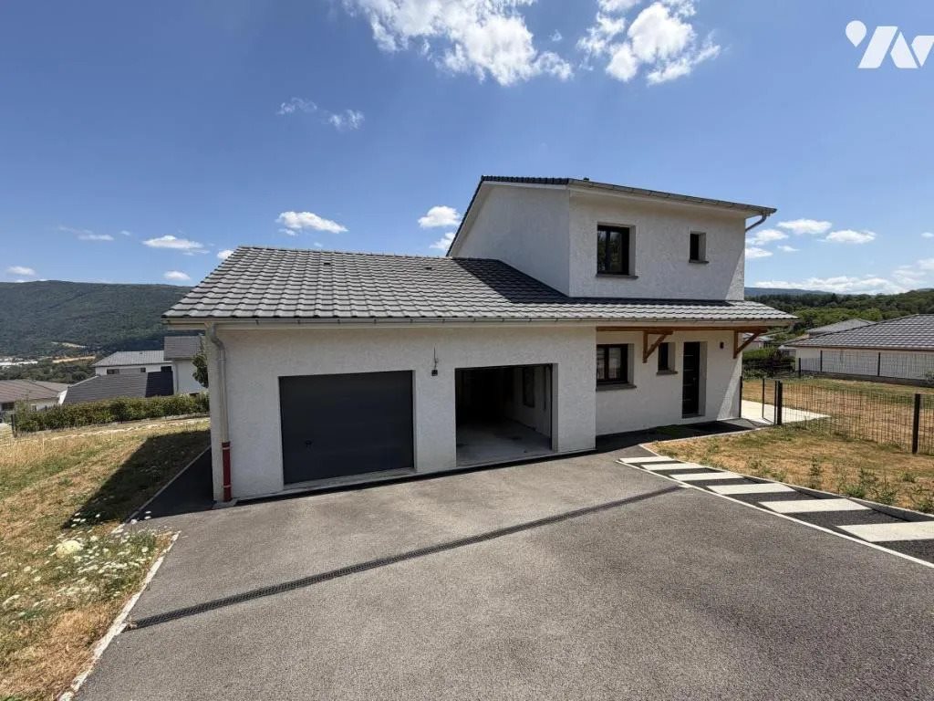 Maison à vendre, 106m², Dortan