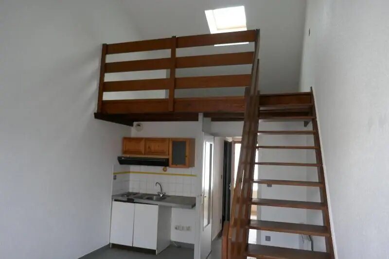 Appartement à louer, 28m², Montréal-la-Cluse
