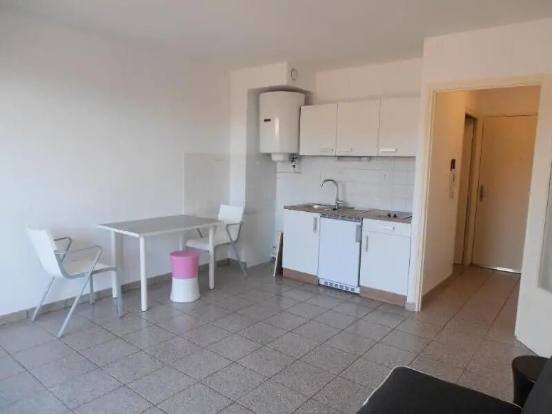 Appartement à louer, 24m², Montréal-la-Cluse