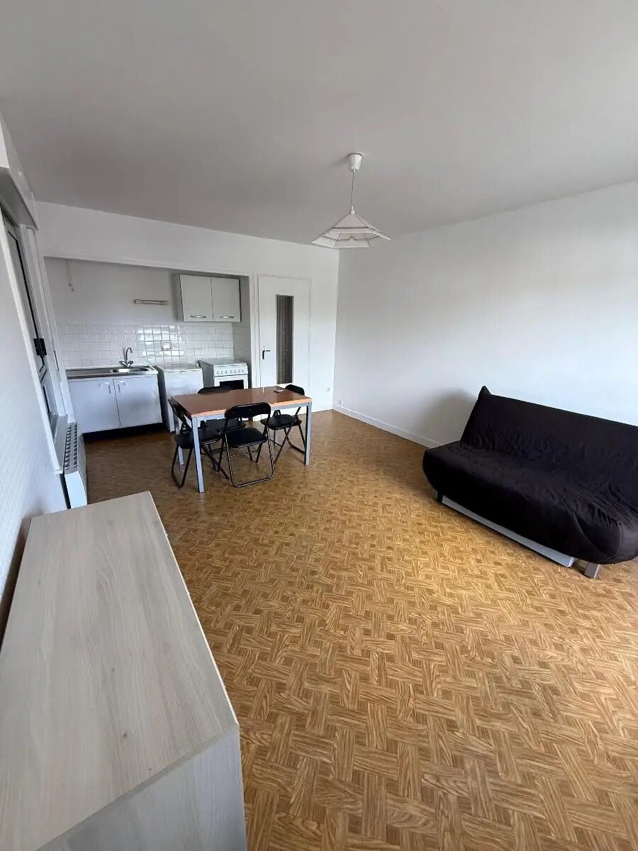 Appartement à louer, 28m², Montréal-la-Cluse