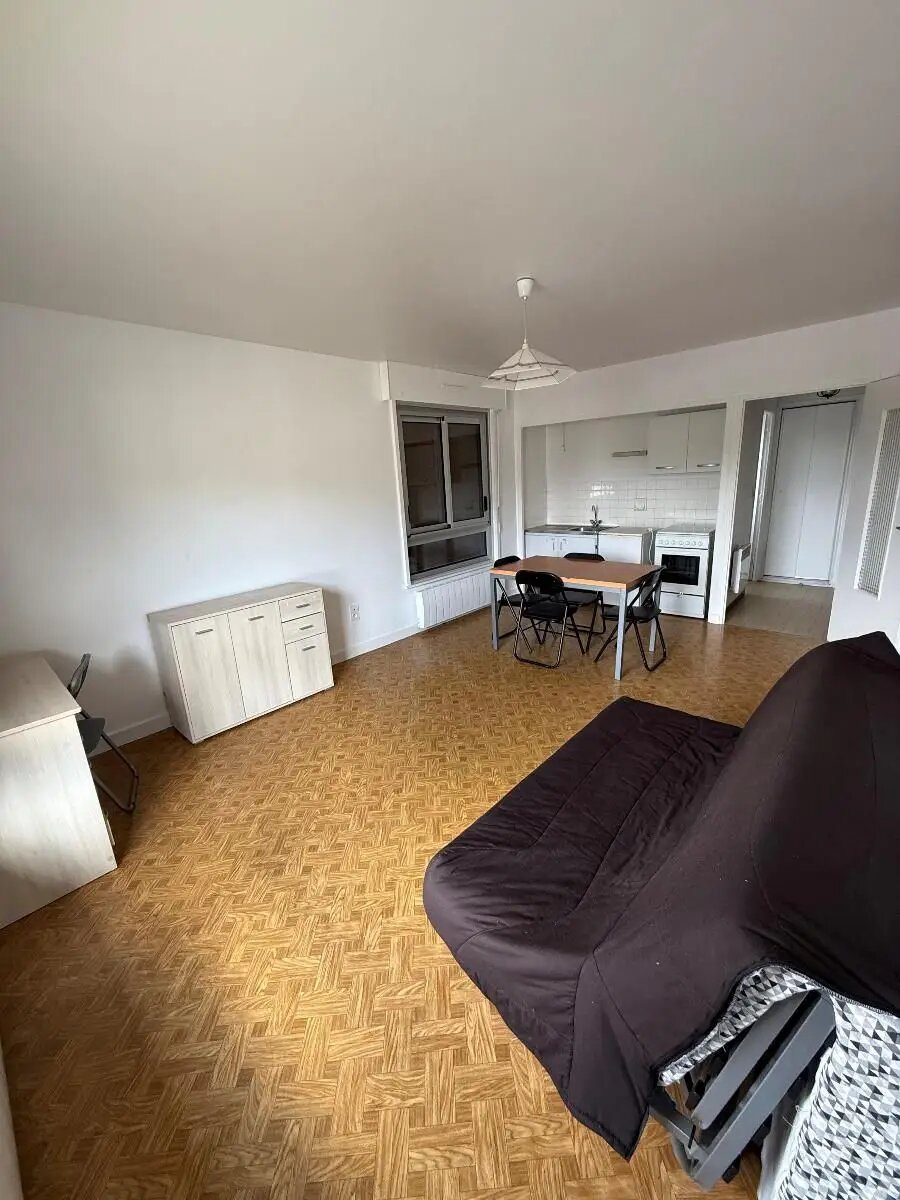 Appartement à louer, 28m², Montréal-la-Cluse