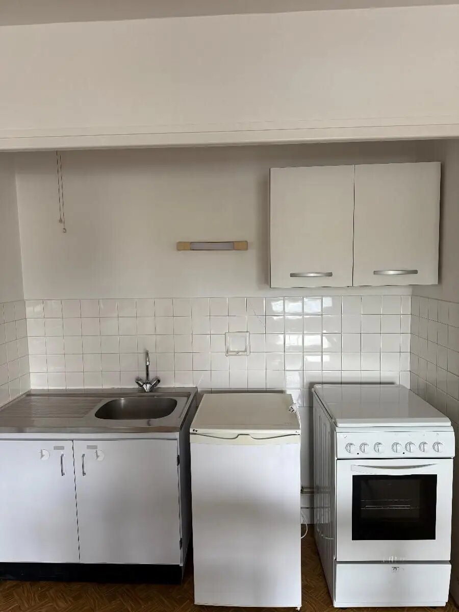Appartement à louer, 28m², Montréal-la-Cluse