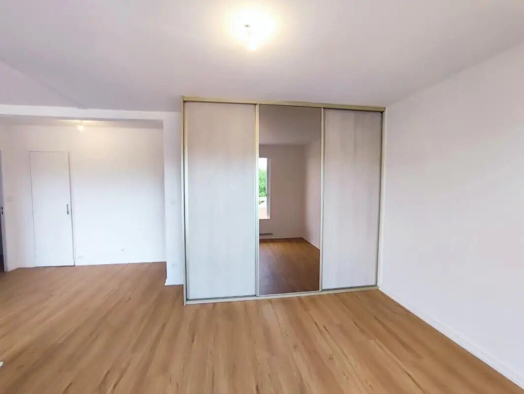 Appartement à louer, 56m², Pont-de-Chéruy