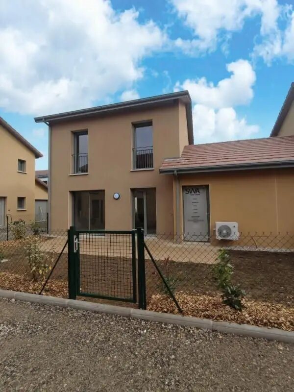 Maison à louer, 85m², Crémieu