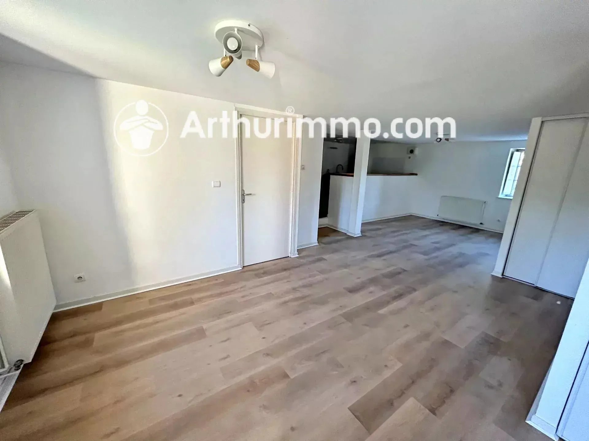 Appartement à louer, 106m², Saint-Didier-de-Formans