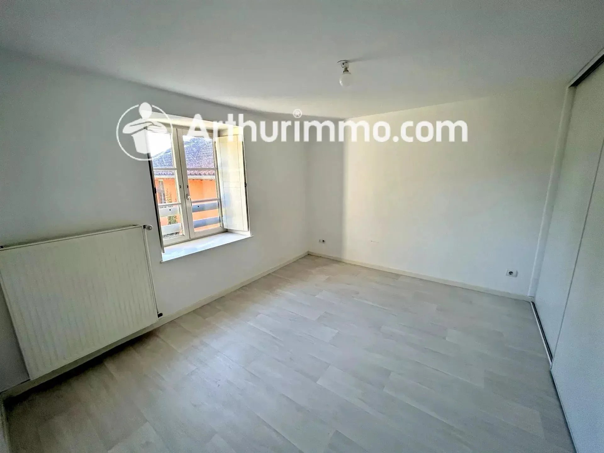 Appartement à louer, 106m², Saint-Didier-de-Formans