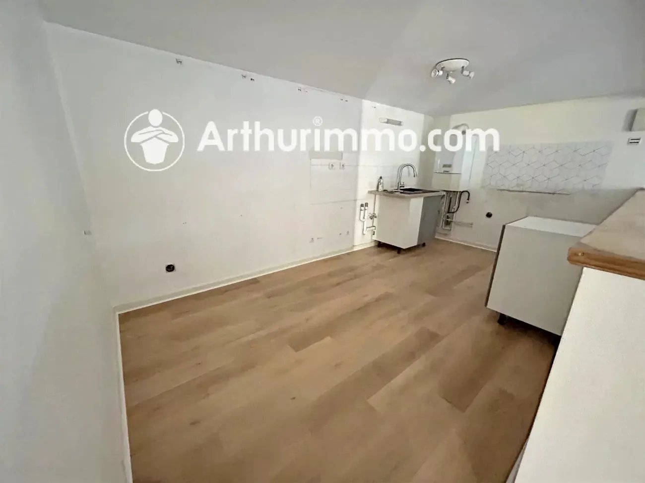 Appartement à louer, NaNm², Saint-Didier-de-Formans