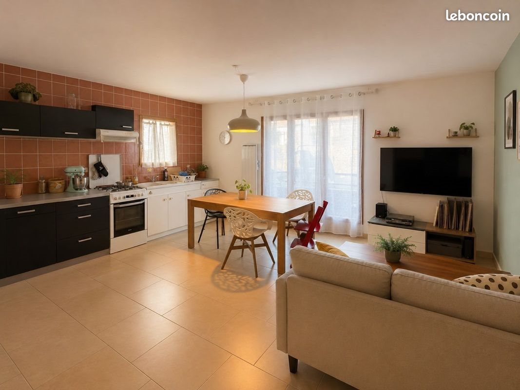 Appartement à vendre, 70m², Saint-Etienne-de-Saint-Geoirs