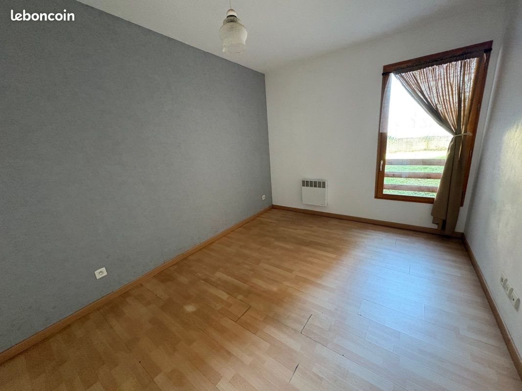 Appartement à vendre, 70m², Saint-Etienne-de-Saint-Geoirs