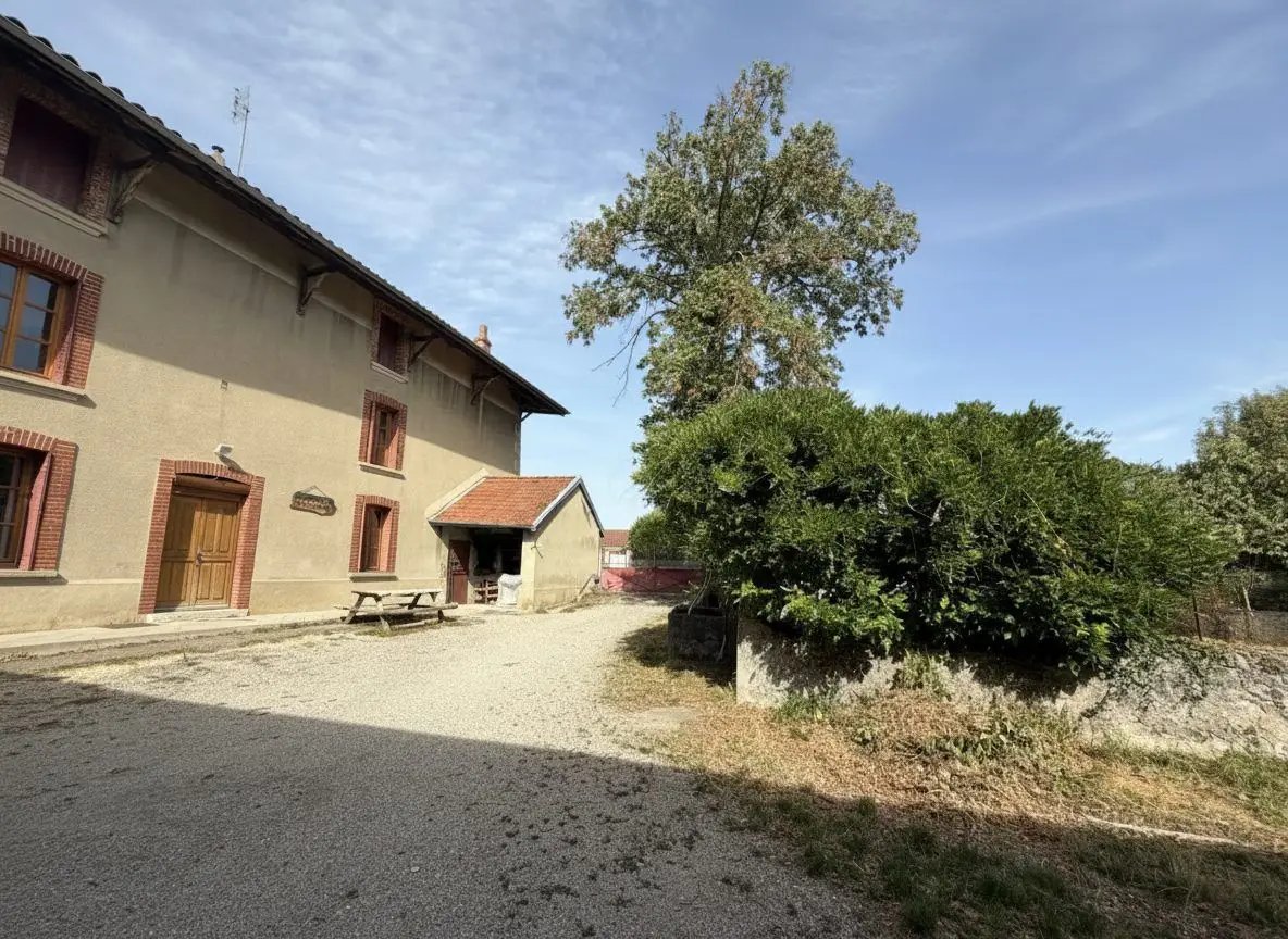Maison à vendre, 160m², Brézins