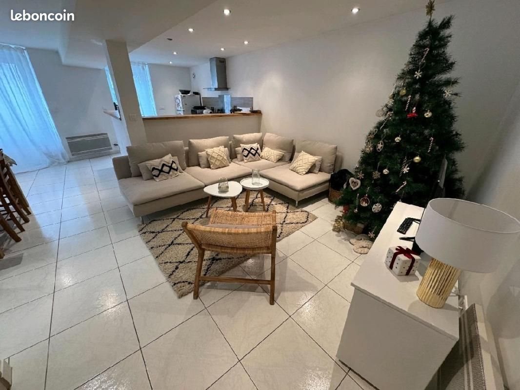 Maison à vendre, 161m², Saint-Quentin-les-Anges