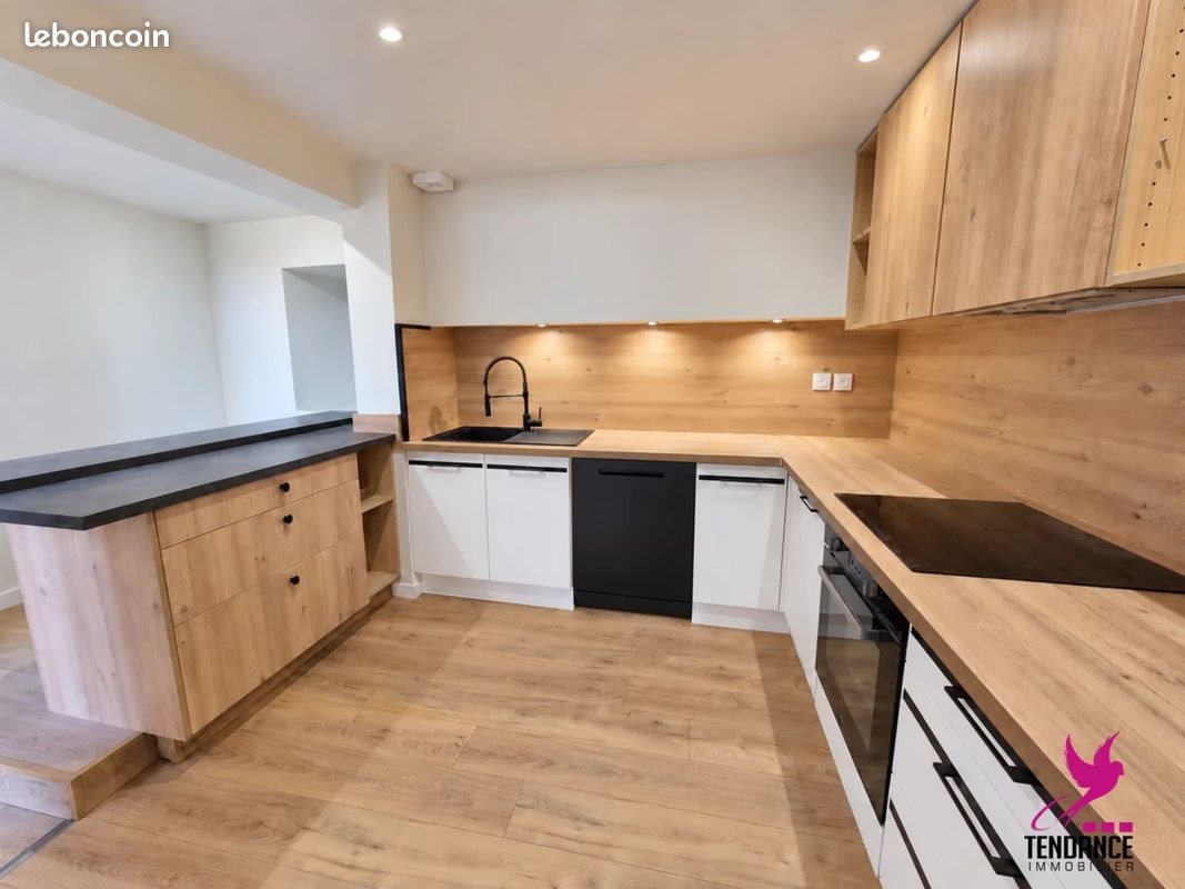 Maison à louer, 160m², Larra