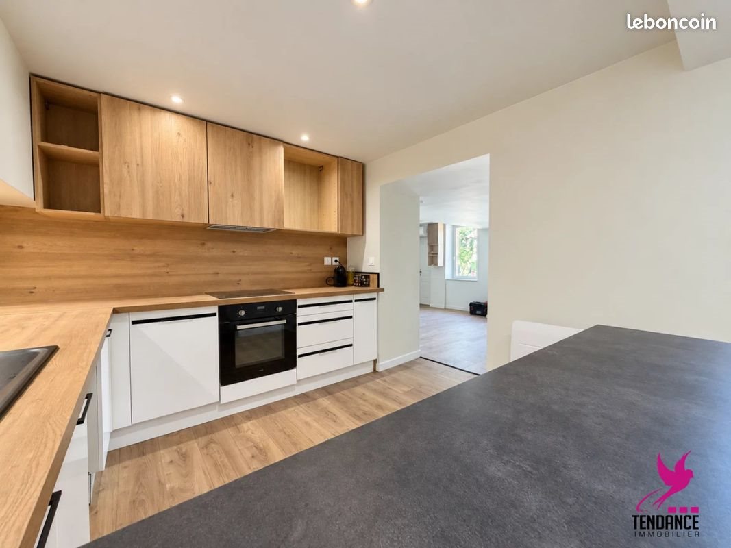 Maison à louer, 160m², Larra