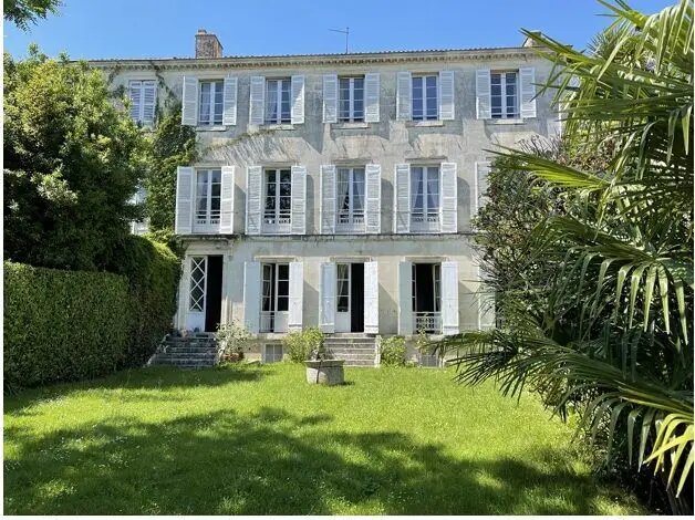 Maison à vendre, 470m², Saintes