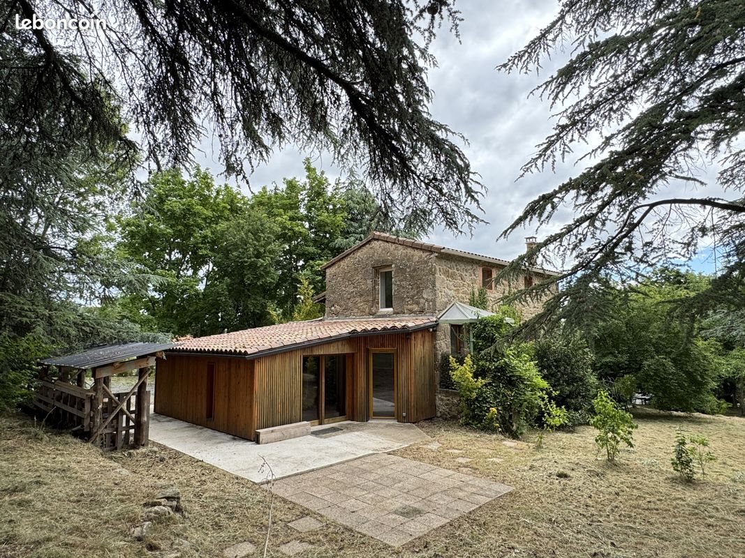 Maison à louer, 120m², Saint-Romain-d'Ay