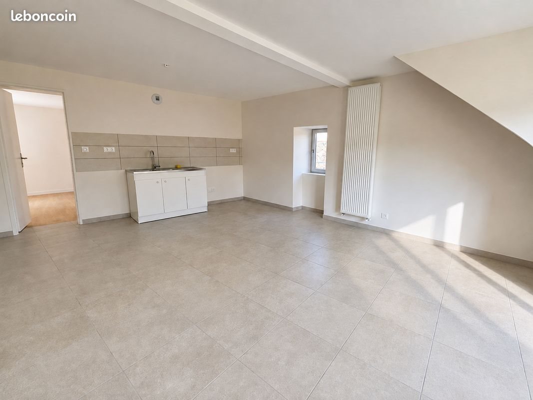 Maison à louer, 101m², Eclassan