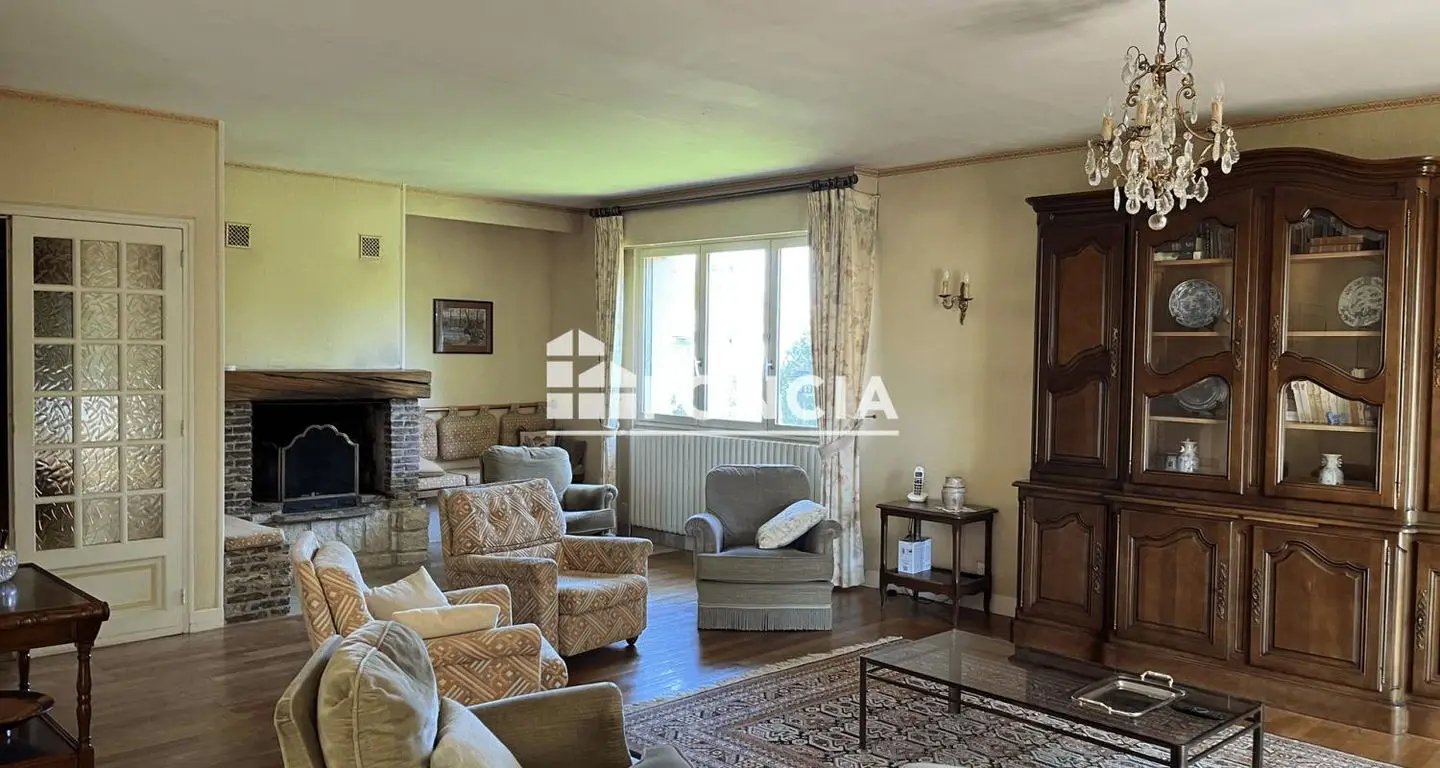 Maison à vendre, 252m², Chalandry
