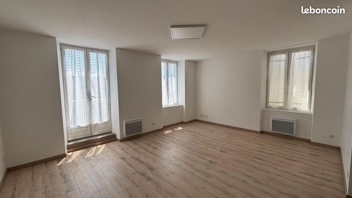 Appartement à louer, 82m², Coux