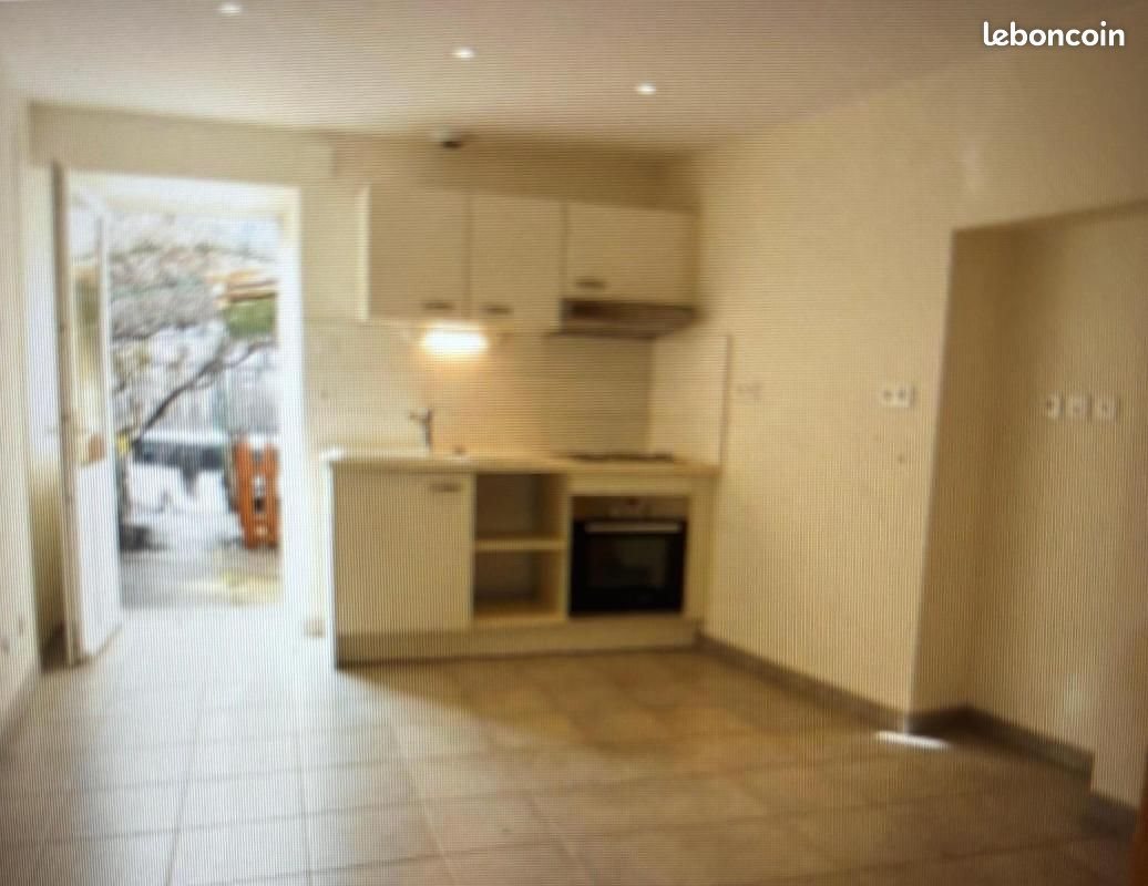 Appartement à louer, 45m², Saint-Sauveur-de-Montagut