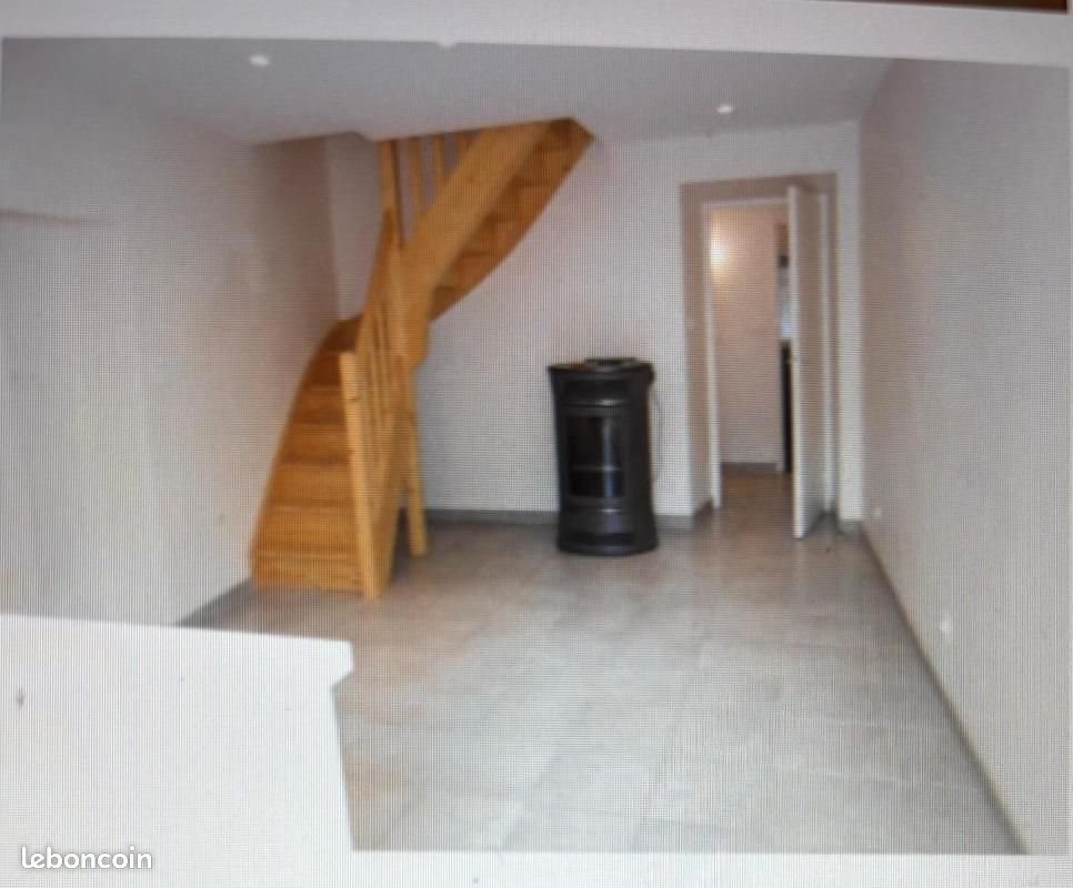 Appartement à louer, 45m², Saint-Sauveur-de-Montagut