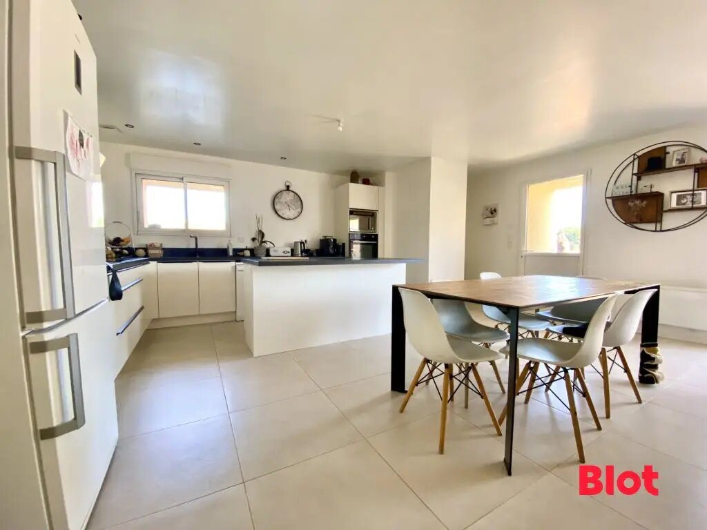 Maison à vendre, 123m², Saint-Uniac