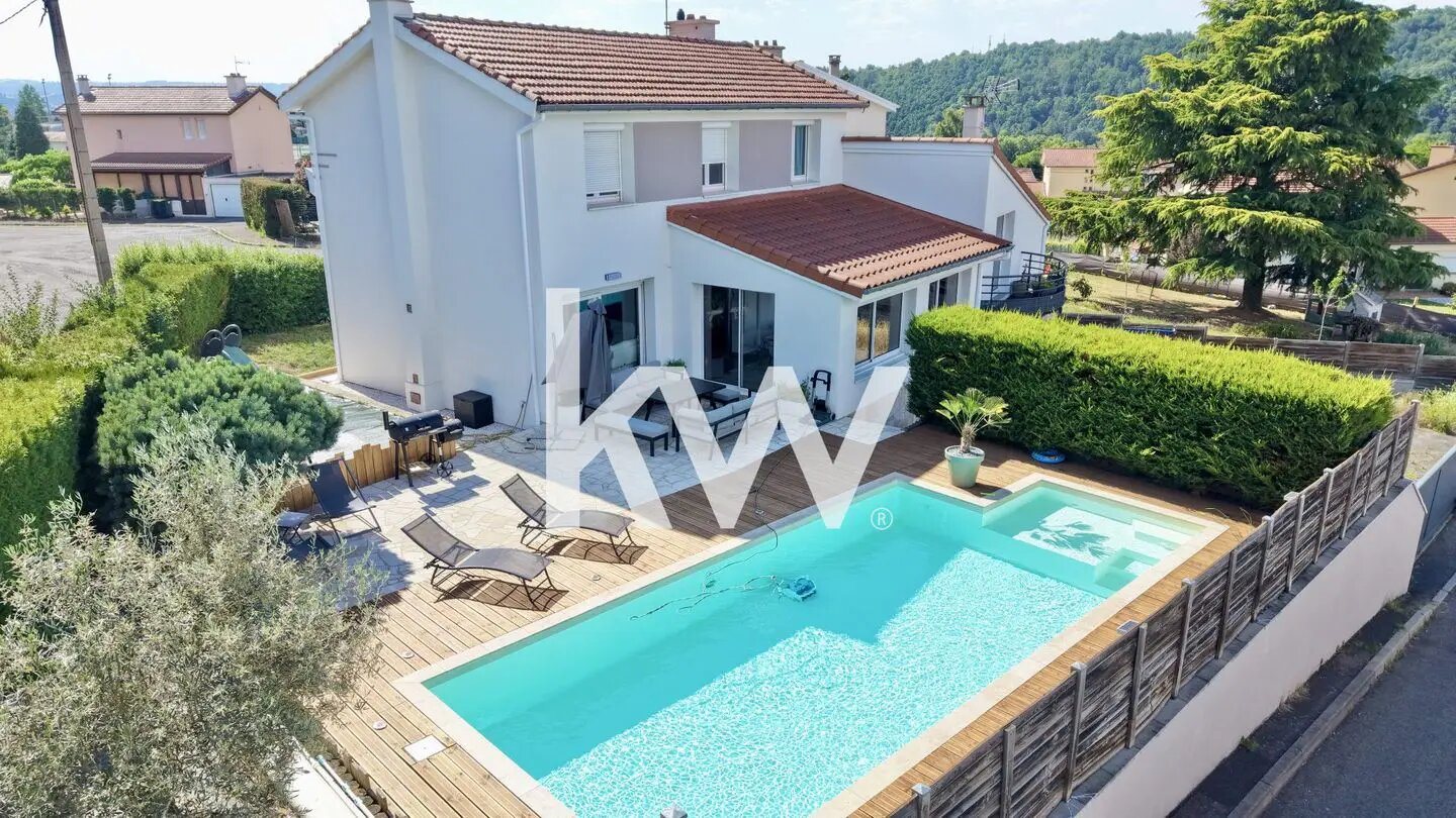 Maison à vendre, 170m², Le Chambon-Feugerolles