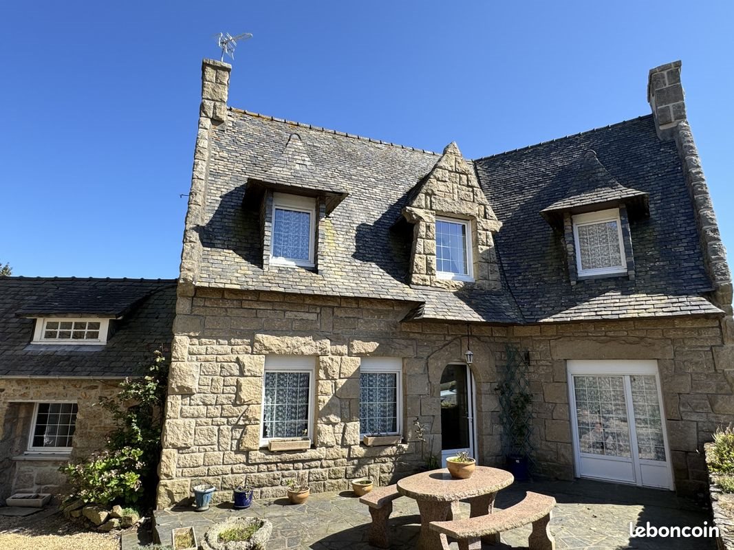 Maison à vendre, 108m², Trélévern