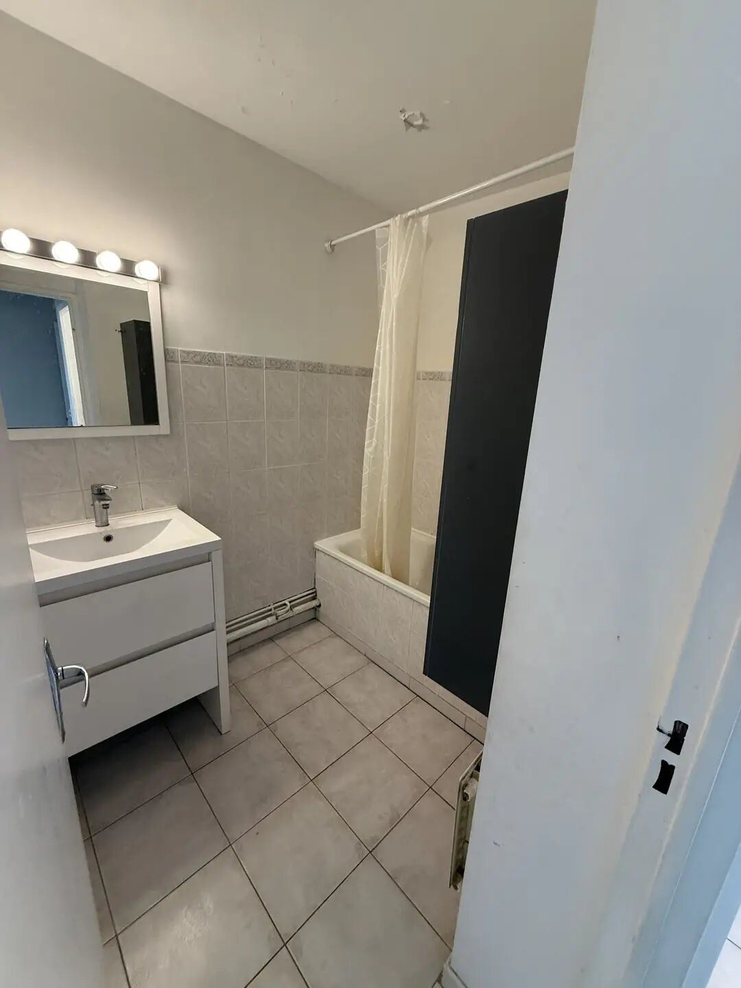 Appartement à louer, 68m², Vitrolles