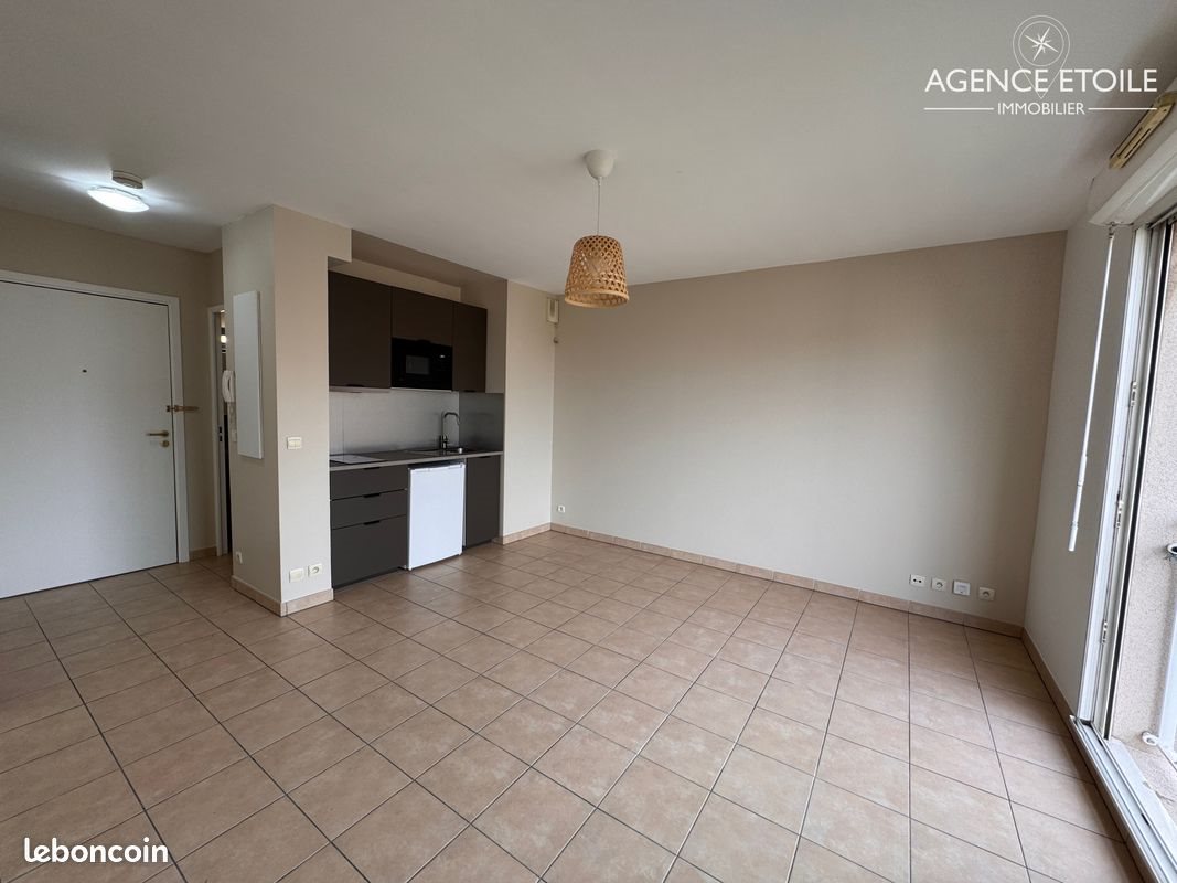 Appartement à louer, 25m², Marseille 5ème