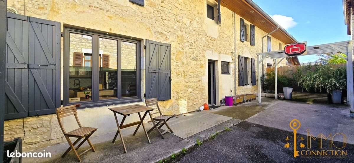 Maison à louer, 130m², Artemare