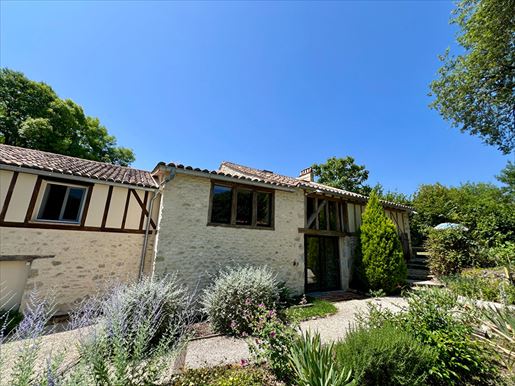 Maison 6 pièces 246 m² · à Villeréal · 246 m² · 527 000 €