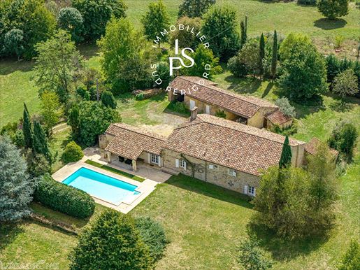 Maison 7 pièces 197 m² · à Lacapelle-Biron · 197 m² · 399 000 €